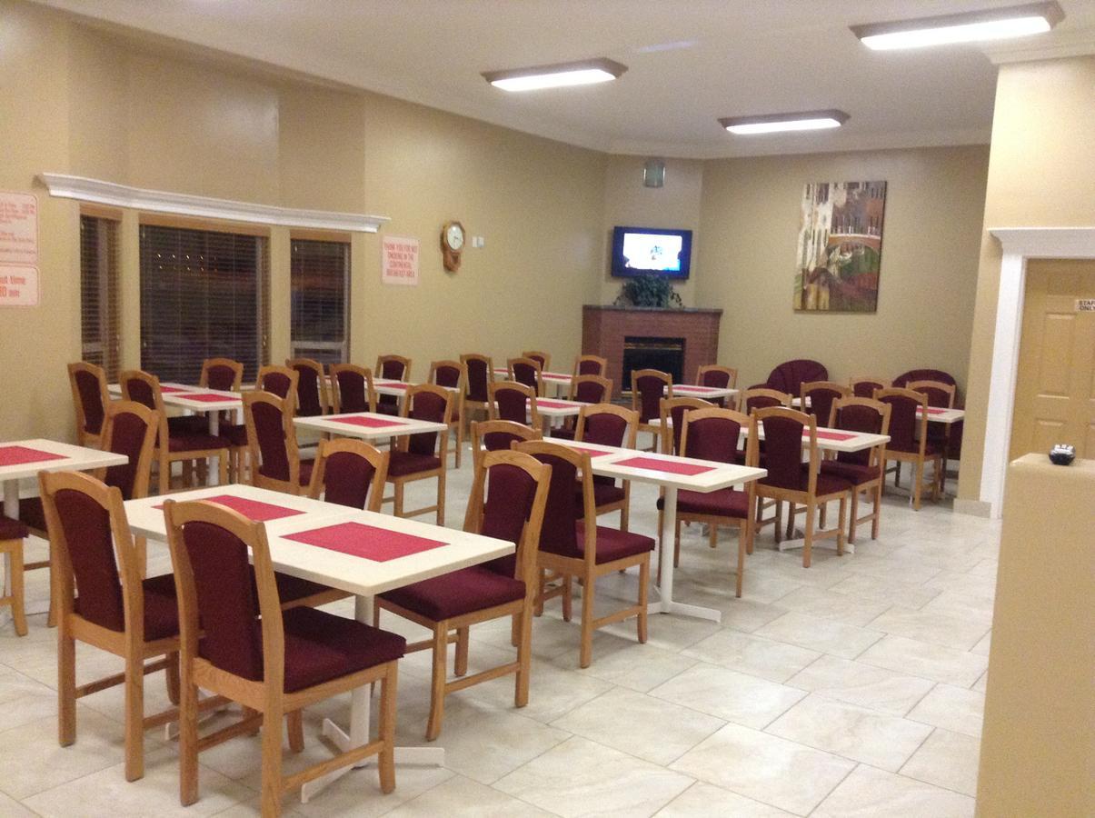 ווייטקורט New Imperial Suites מראה חיצוני תמונה