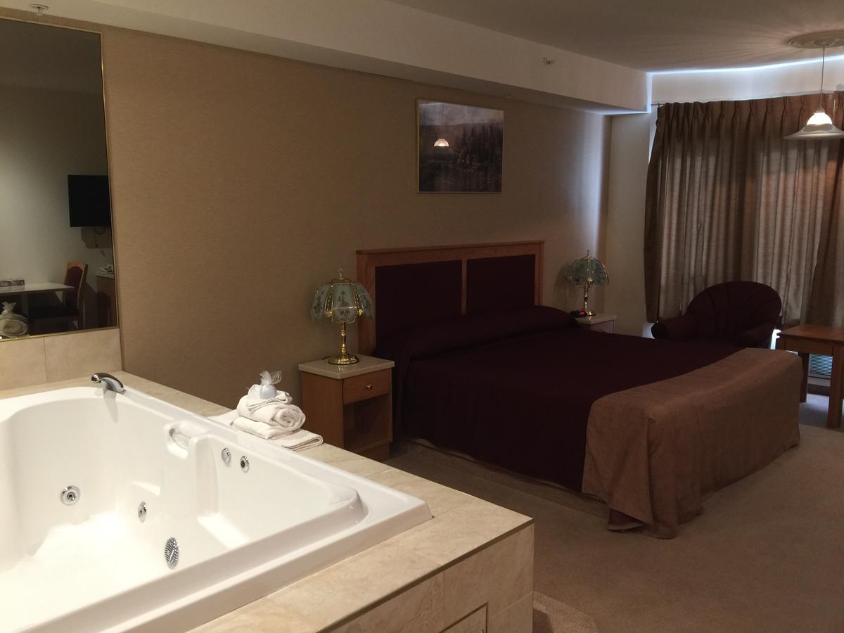 ווייטקורט New Imperial Suites מראה חיצוני תמונה
